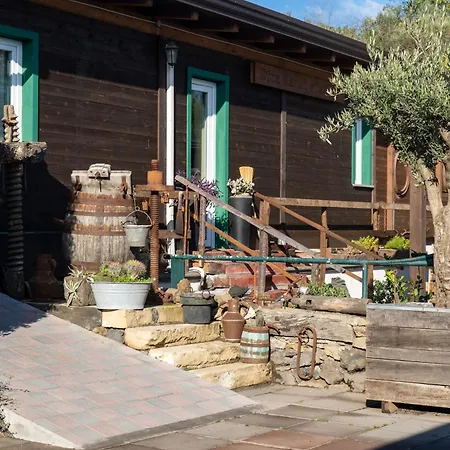펜션 Etna Stables *